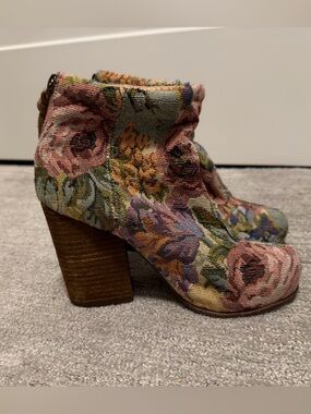 Jeffrey Campbell Floral Ankle Boots - great for vacationing or Coachella!